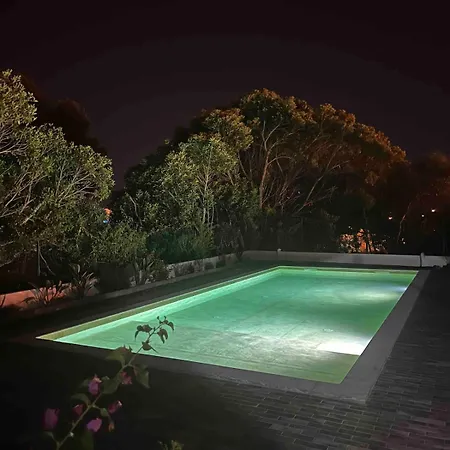 With Pool In The Heart Of Oura - Feriehus