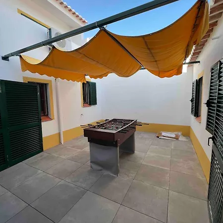 Dom wakacyjny With Pool In The Heart Of Oura -