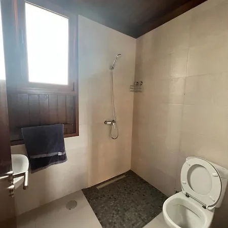 With Pool In The Heart Of Oura - Dom wakacyjny