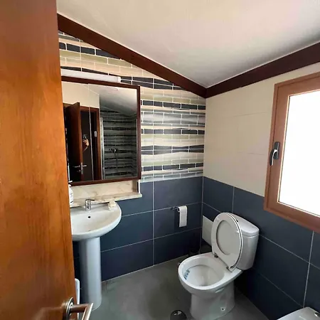 Dom wakacyjny With Pool In The Heart Of Oura -