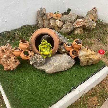 With Pool In The Heart Of Oura - Dom wakacyjny