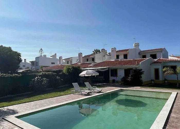 With Pool In The Heart Of Oura -