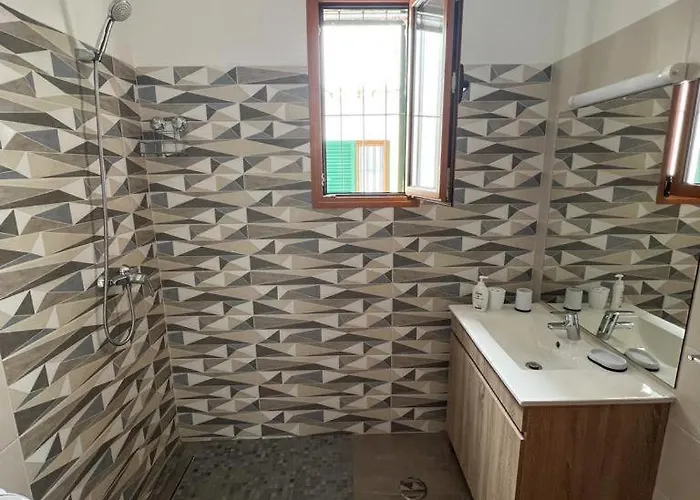 With Pool In The Heart Of Oura - *