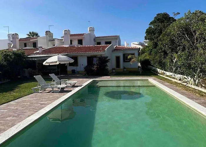 With Pool In The Heart Of Oura - アルブフェイラ